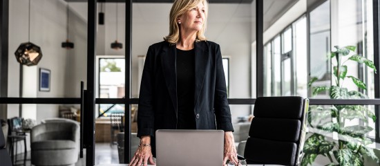 Le cadre dirigeant doit participer à la direction de l'entreprise